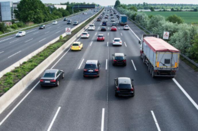 c_canva_xxlphoto_verkehr_auf_der_autobahn.png